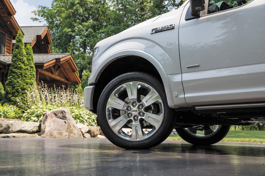  Ford F-150 Limited 2016 года  (фото 12 из 17)
